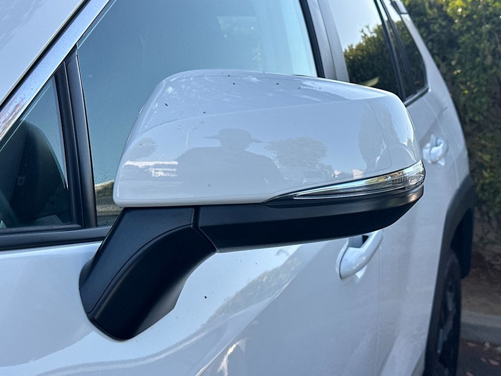 Thumbnail: 2022 Toyota RAV4 - 10