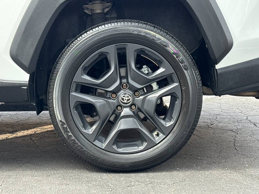Thumbnail: 2022 Toyota RAV4 - 8