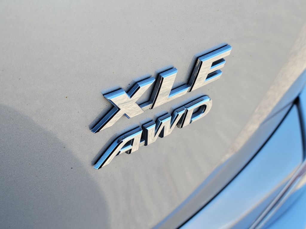 Thumbnail: 2016 Toyota RAV4 - 17