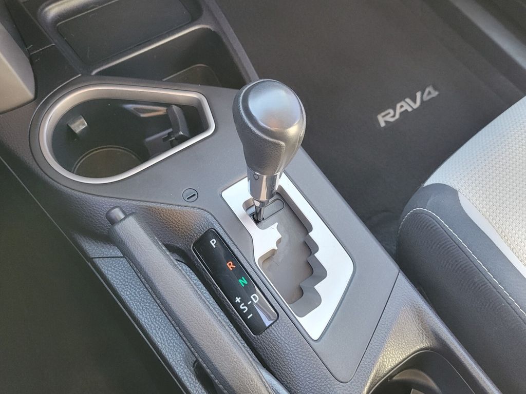Thumbnail: 2016 Toyota RAV4 - 13