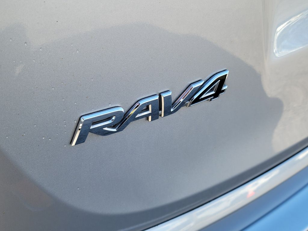 Thumbnail: 2016 Toyota RAV4 - 7
