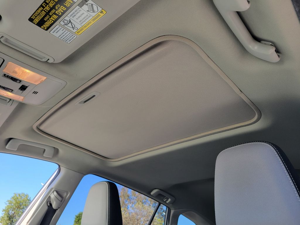 Thumbnail: 2016 Toyota RAV4 - 22