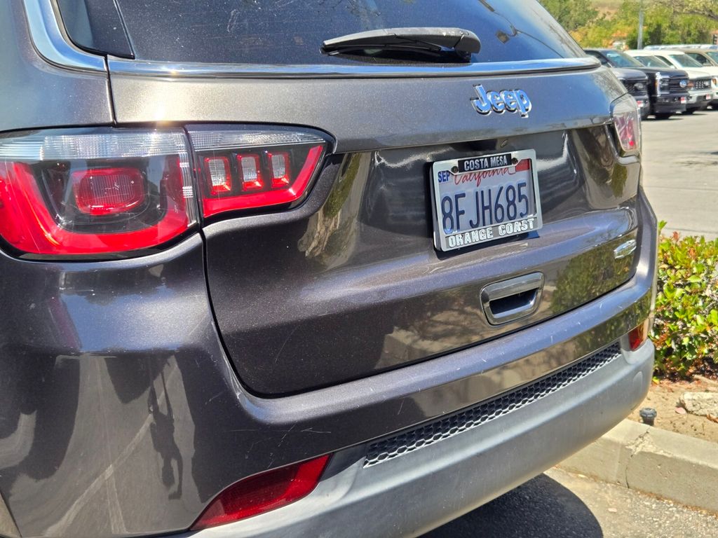 Thumbnail: 2018 Jeep Compass - 10