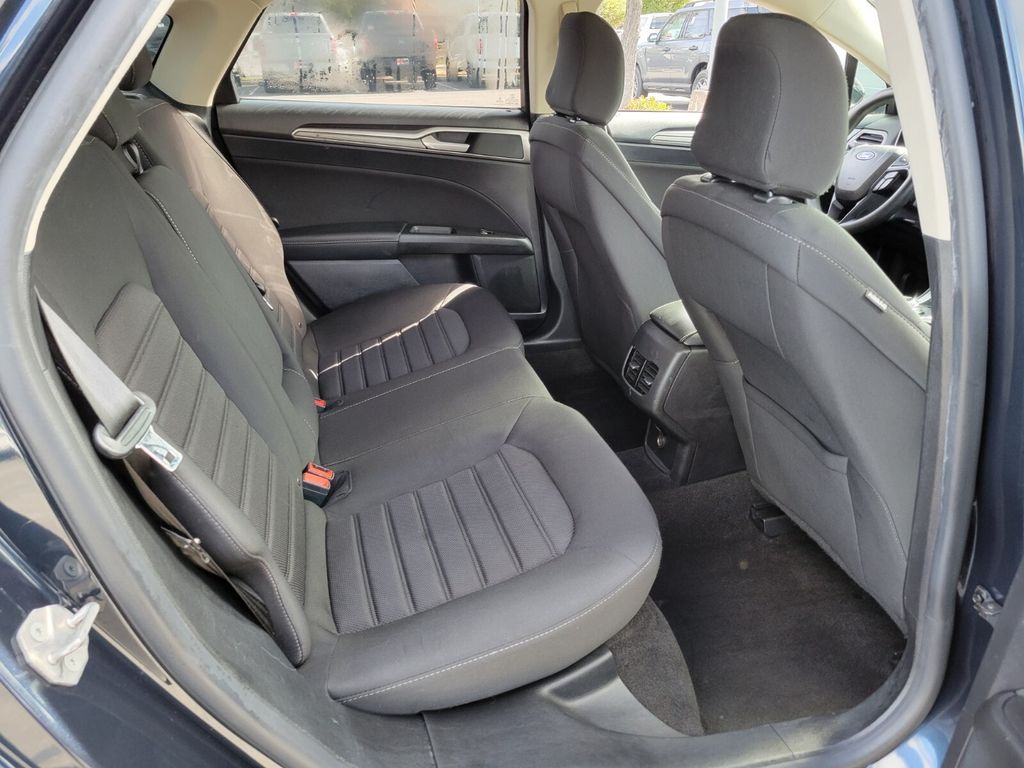 Thumbnail: 2020 Ford Fusion - 21
