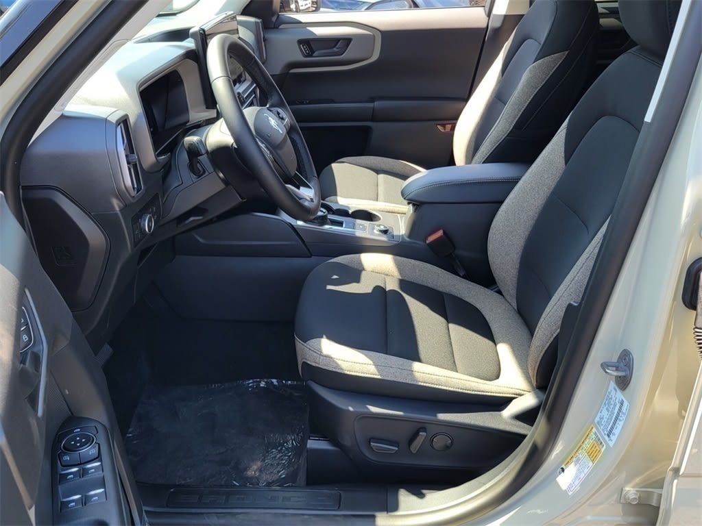 Thumbnail: 2025 Ford Bronco Sport - 9