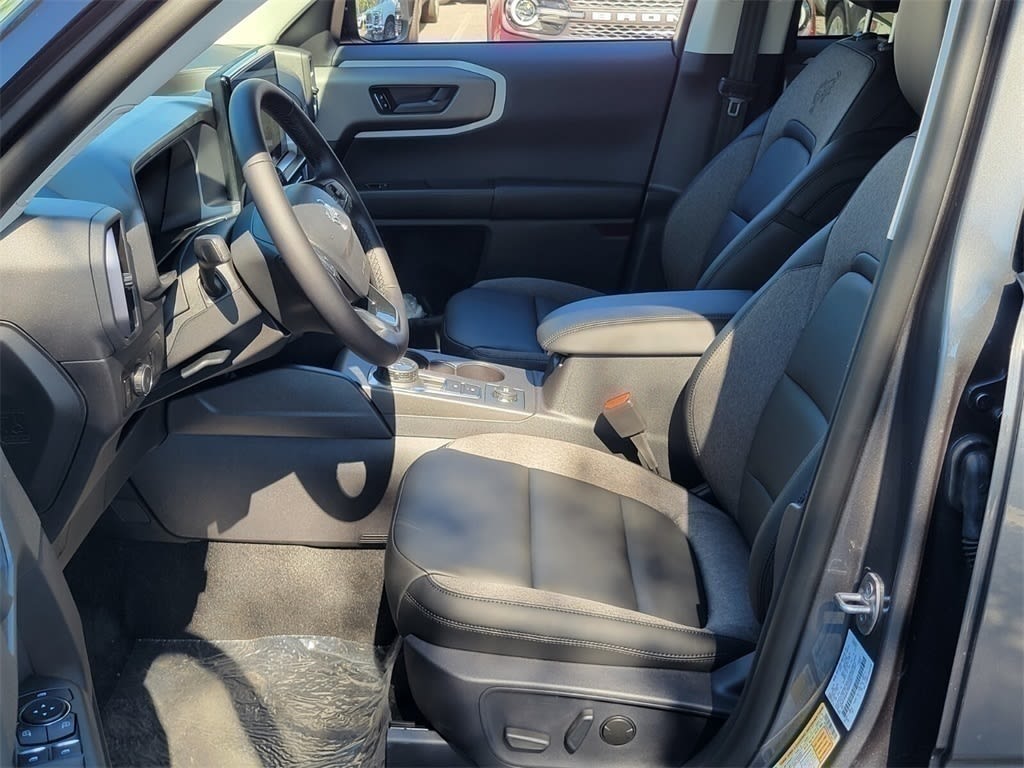 Thumbnail: 2025 Ford Bronco Sport - 9