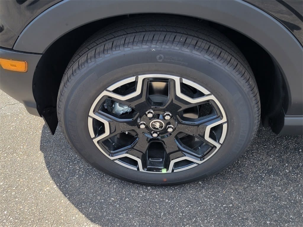 Thumbnail: 2025 Ford Bronco Sport - 8