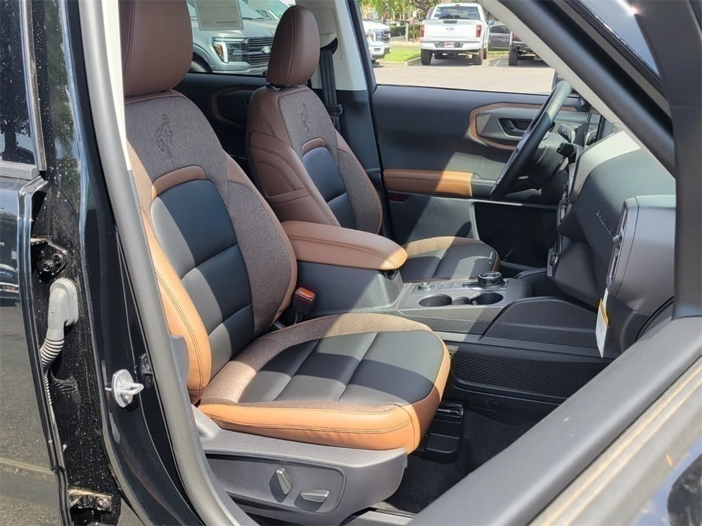 Thumbnail: 2025 Ford Bronco Sport - 10