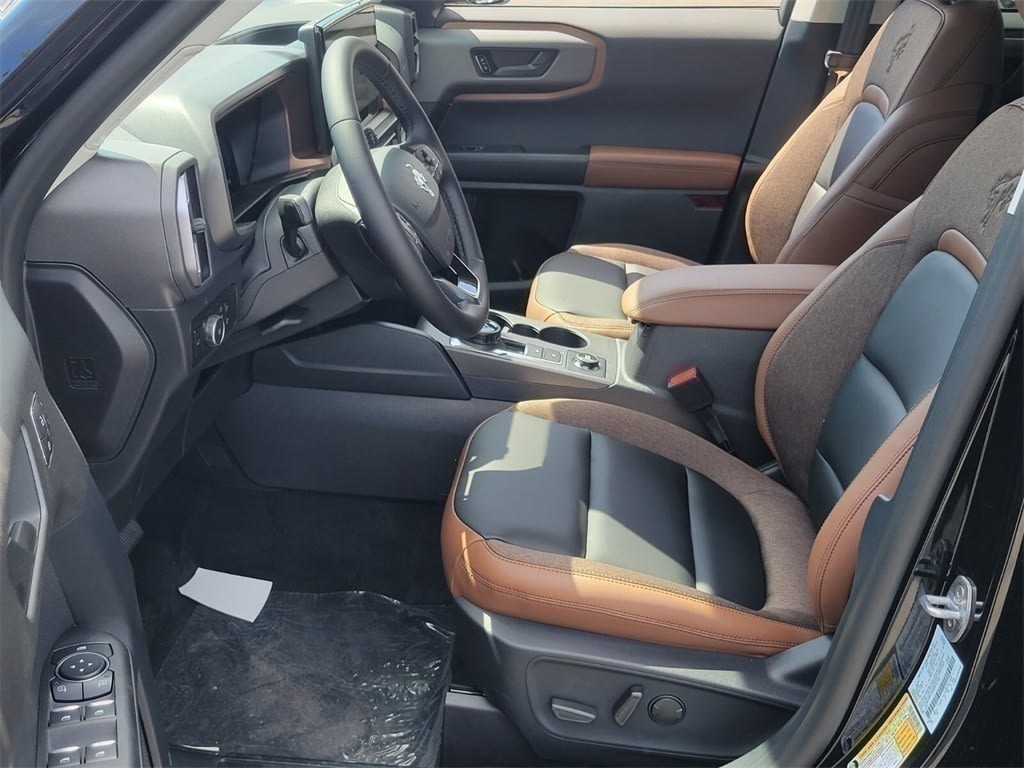 Thumbnail: 2025 Ford Bronco Sport - 9