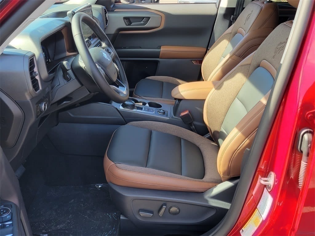 Thumbnail: 2025 Ford Bronco Sport - 10