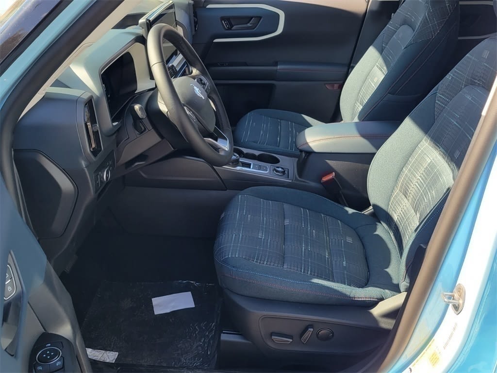 Thumbnail: 2025 Ford Bronco Sport - 8