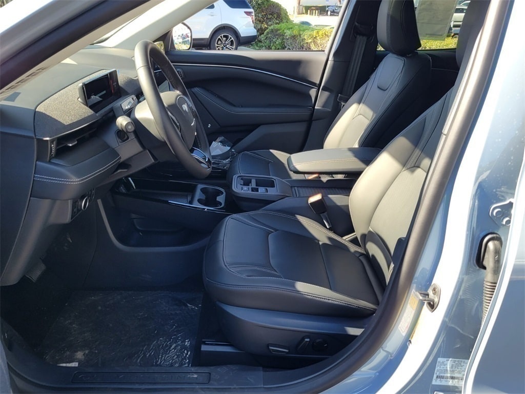 Thumbnail: 2025 Ford Mustang Mach-E - 8