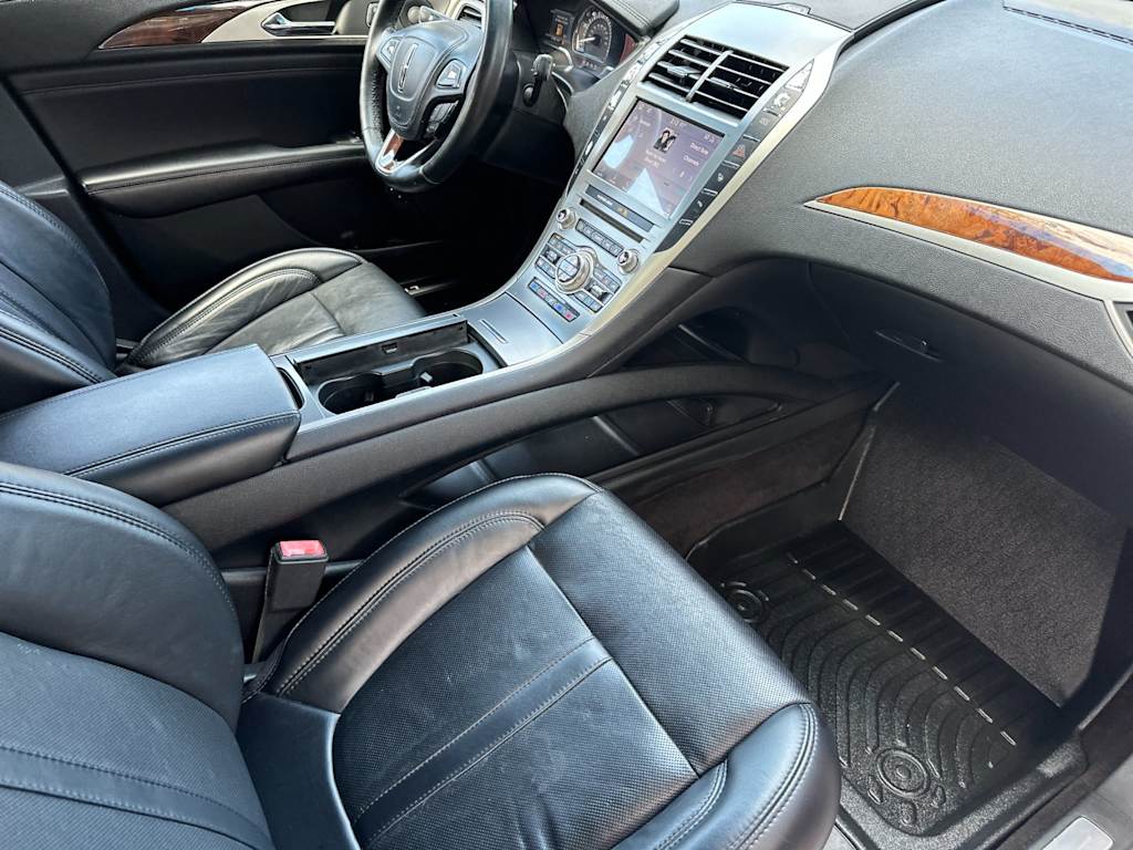 Thumbnail: 2020 Lincoln MKZ - 8