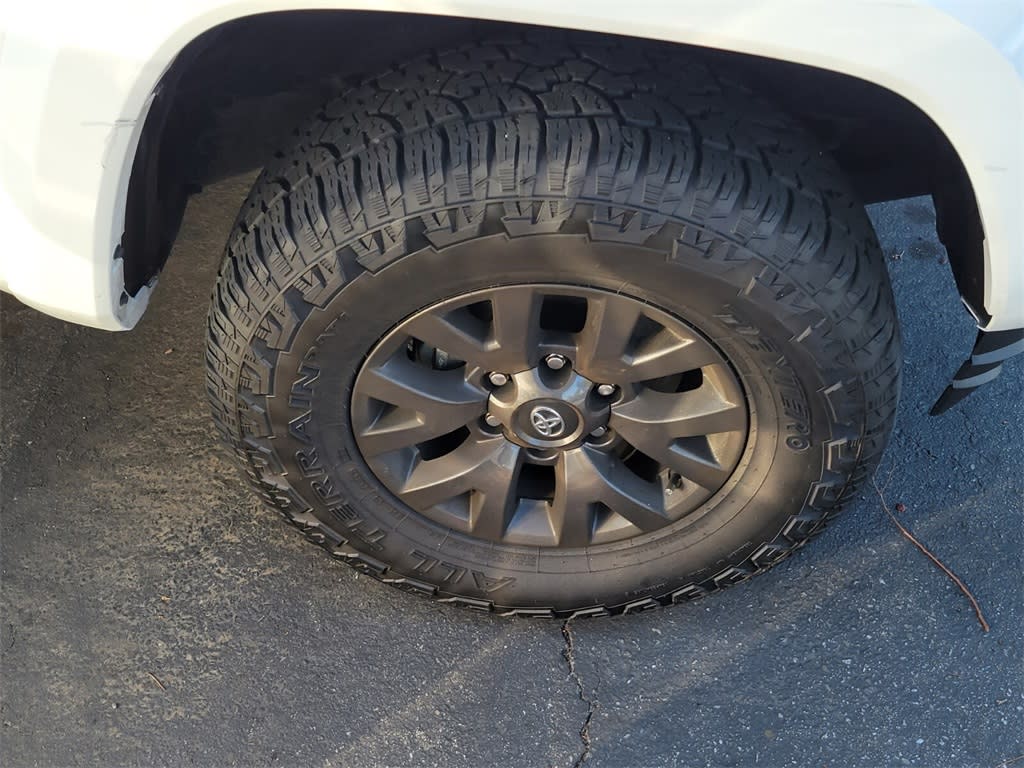 Thumbnail: 2022 Toyota Tacoma - 8