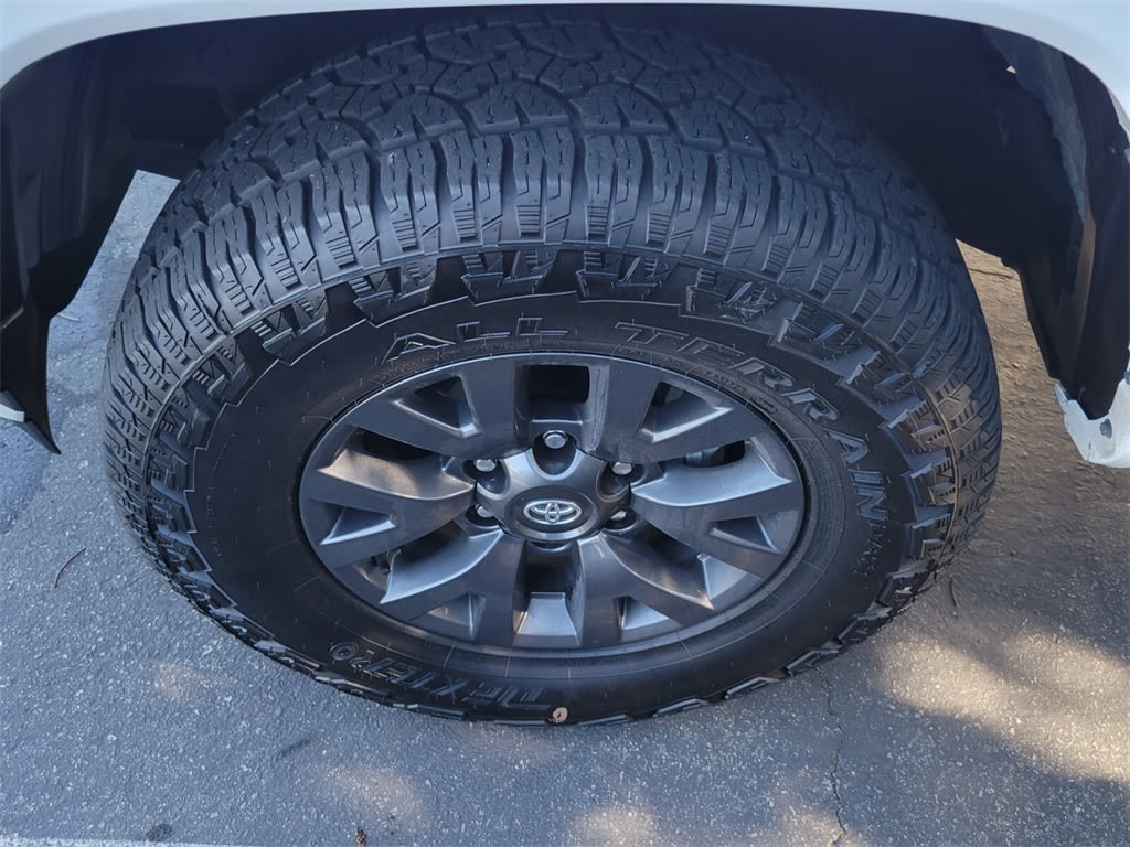 Thumbnail: 2022 Toyota Tacoma - 5