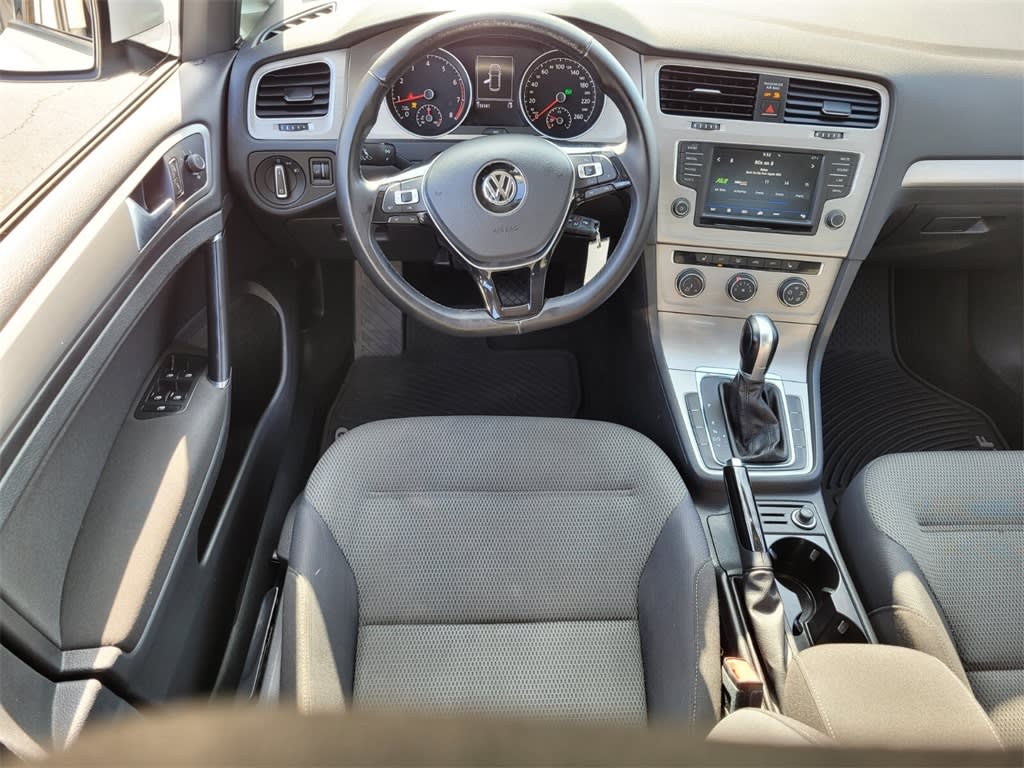 2017 Volkswagen Golf SE 9