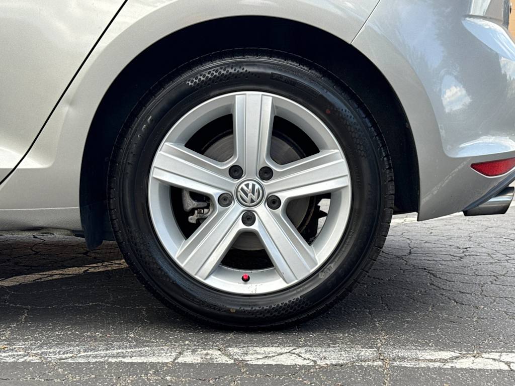 Thumbnail: 2017 Volkswagen Golf - 7