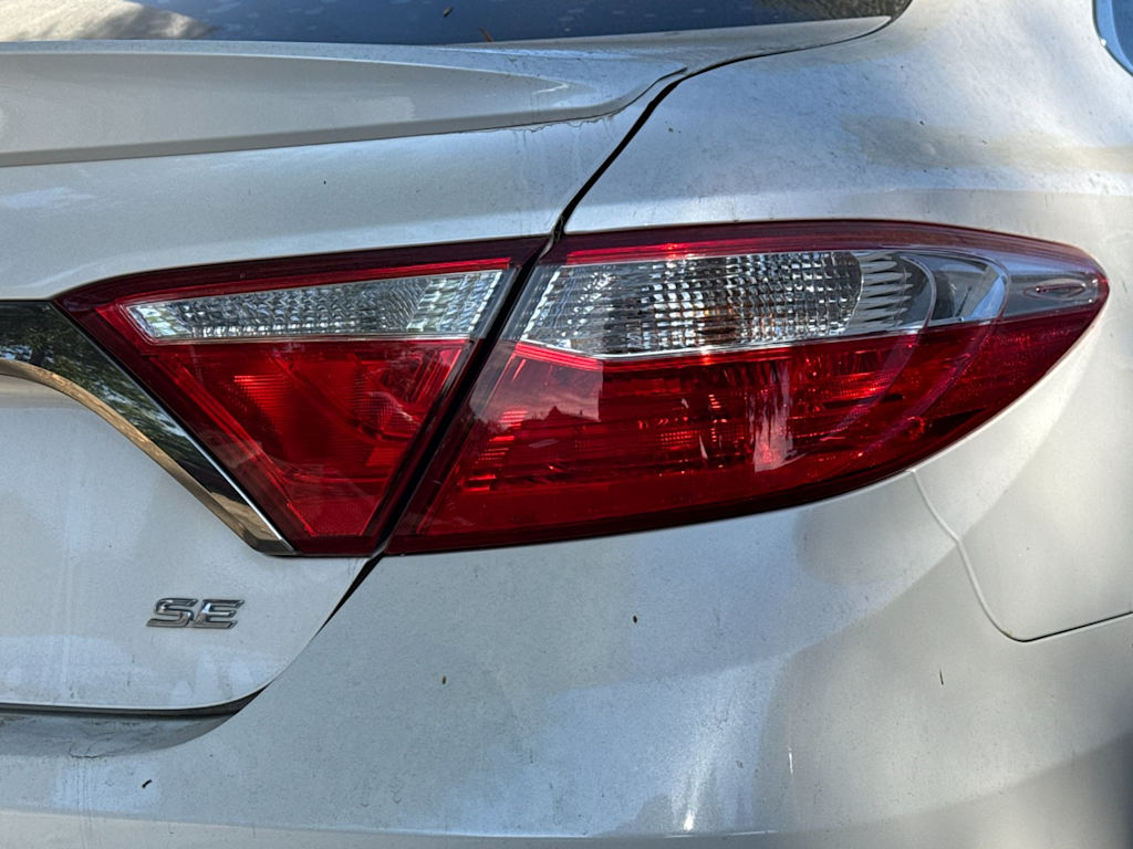 Thumbnail: 2016 Toyota Camry - 12