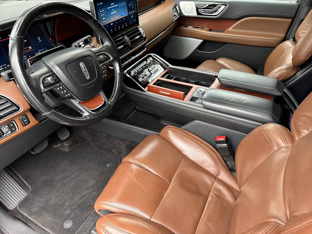Thumbnail: 2022 Lincoln Navigator - 8