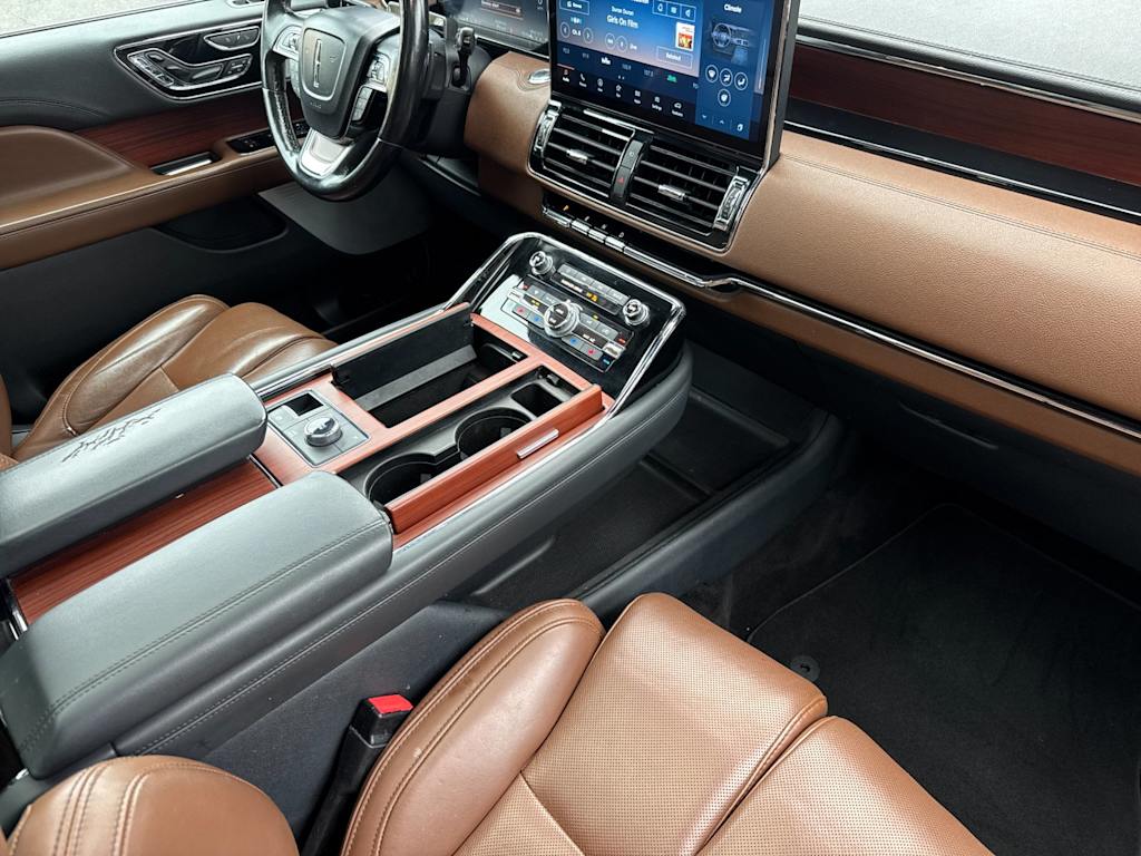 Thumbnail: 2022 Lincoln Navigator - 11