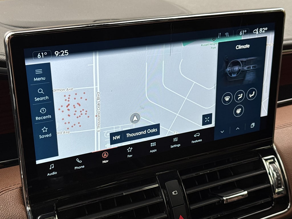 Thumbnail: 2022 Lincoln Navigator - 24