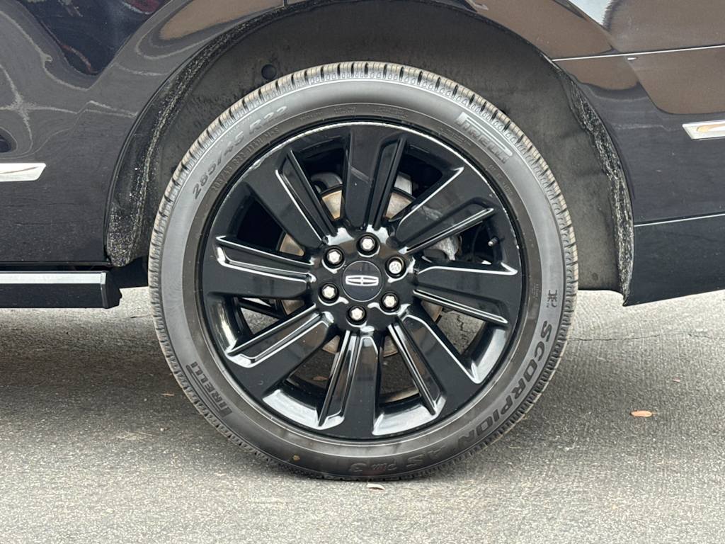 Thumbnail: 2022 Lincoln Navigator - 7