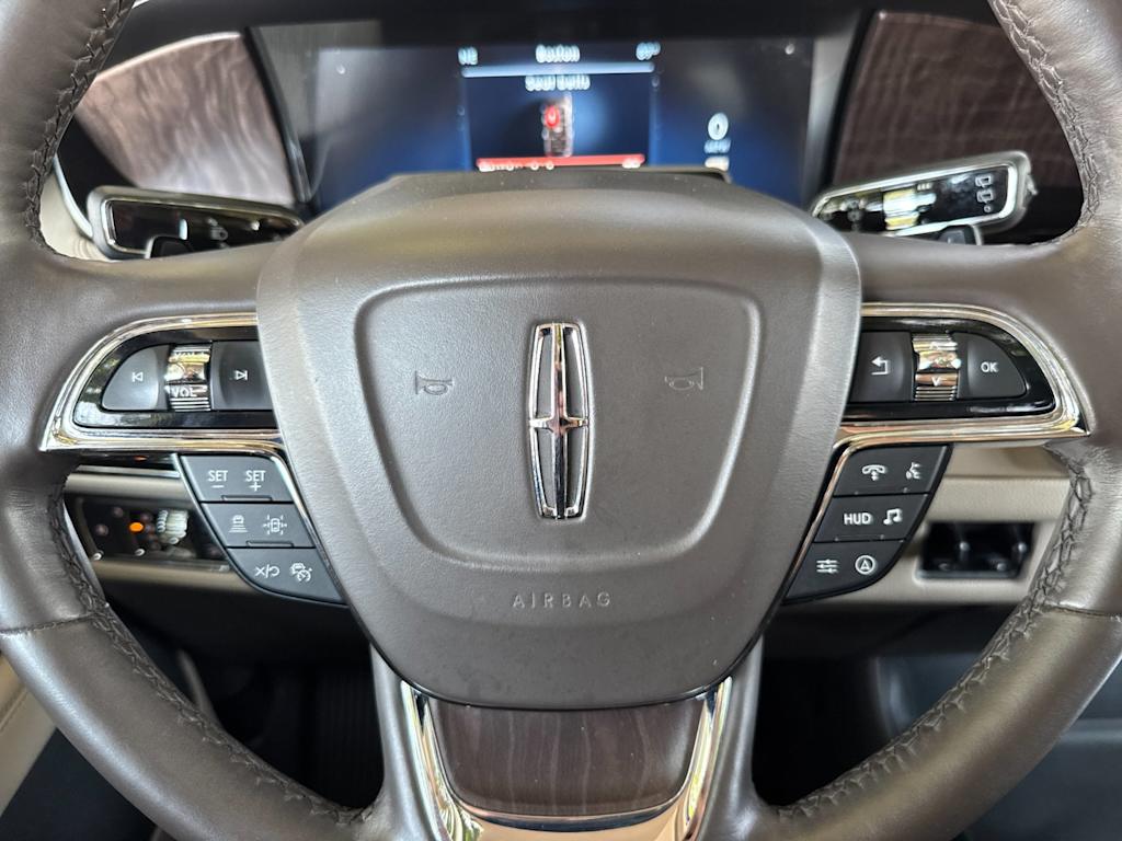 Thumbnail: 2022 Lincoln Navigator L - 28