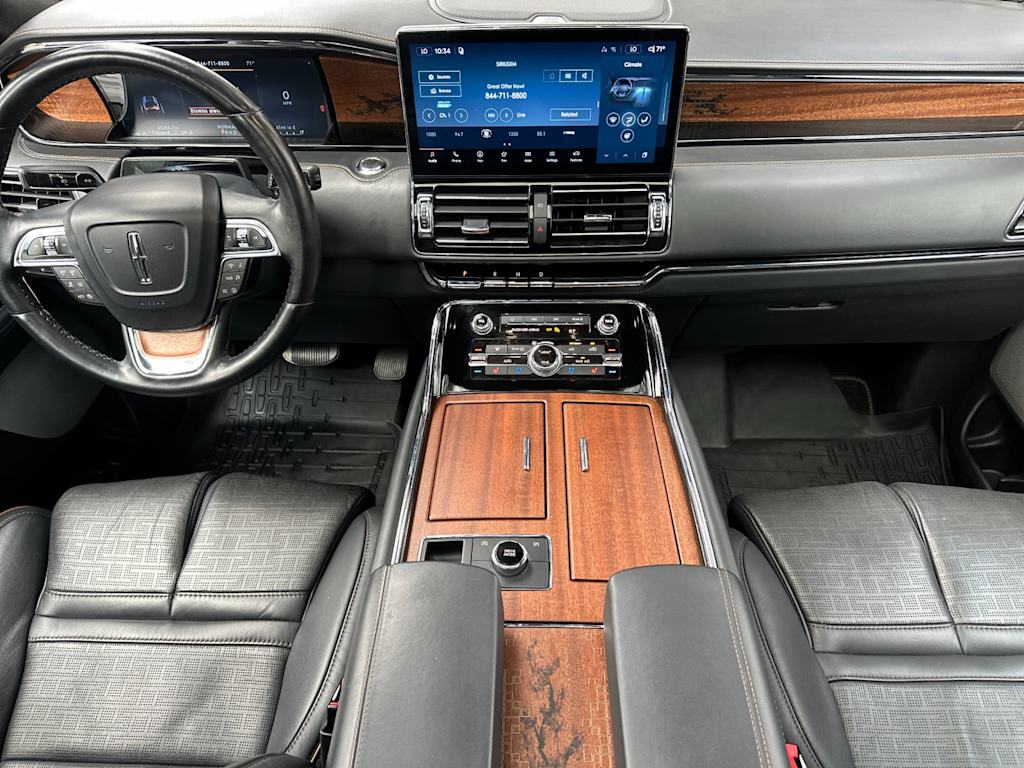 Thumbnail: 2022 Lincoln Navigator L - 2