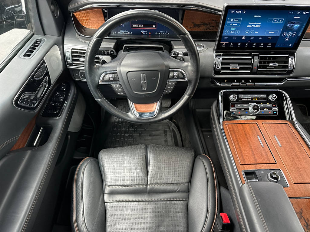 Thumbnail: 2022 Lincoln Navigator L - 11