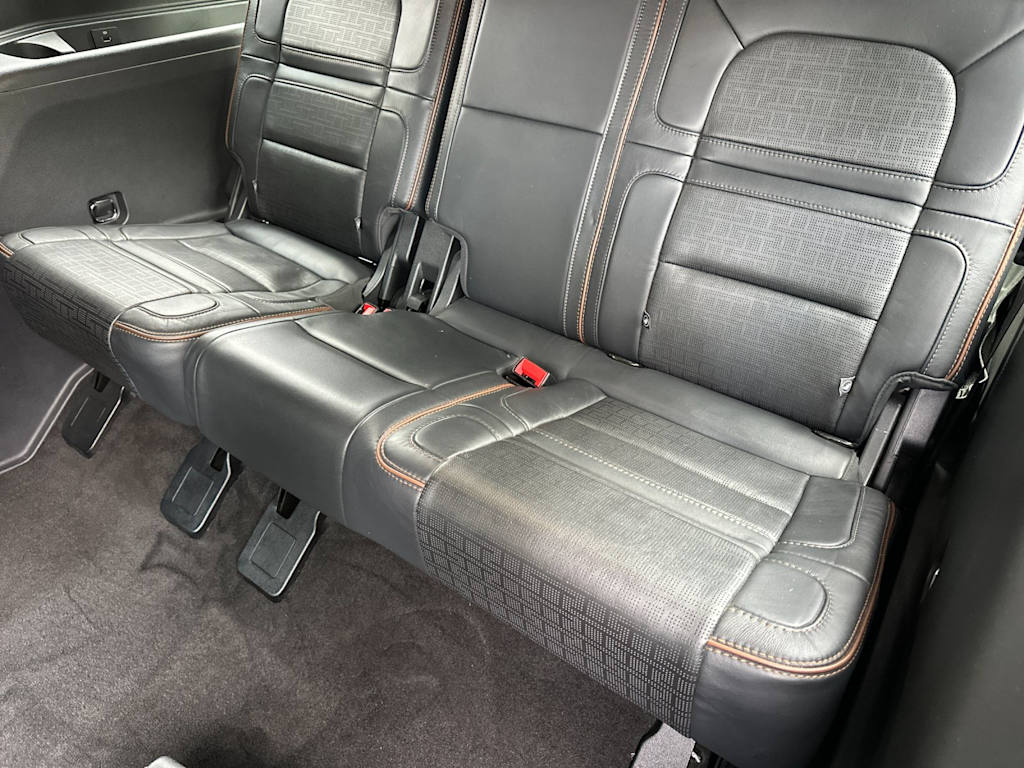 Thumbnail: 2022 Lincoln Navigator L - 20