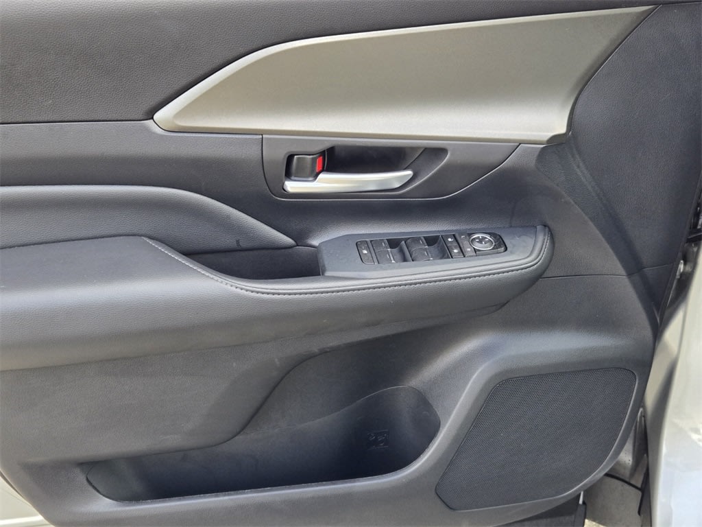 Thumbnail: 2025 Toyota Grand Highlander - 21