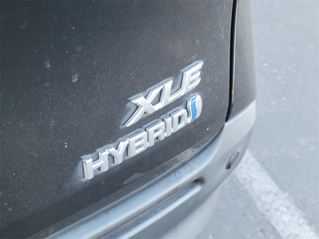 Thumbnail: 2021 Toyota Sienna - 4