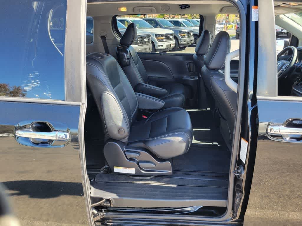 Thumbnail: 2020 Toyota Sienna - 20