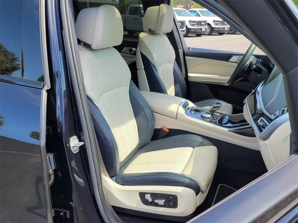 Thumbnail: 2019 BMW X7 - 10