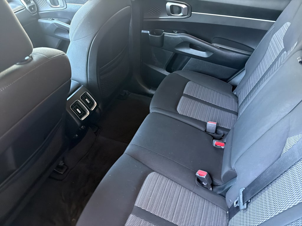 Thumbnail: 2021 Kia Sorento - 11