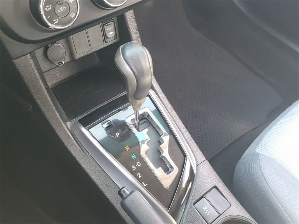 Thumbnail: 2015 Toyota Corolla - 13
