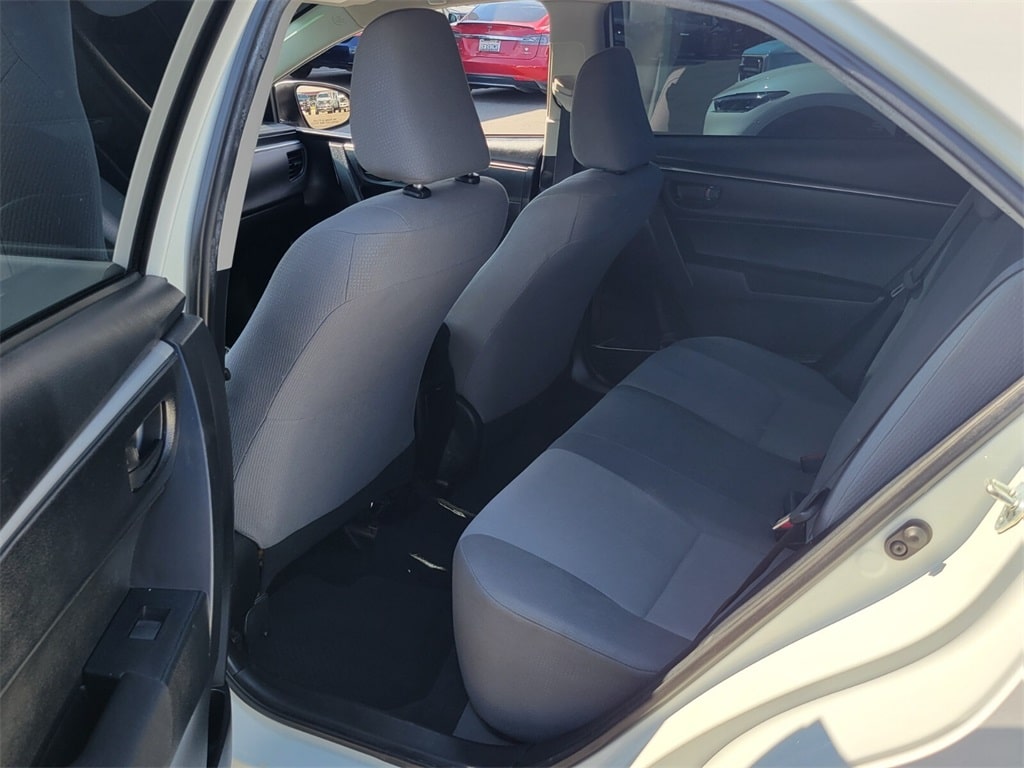 Thumbnail: 2015 Toyota Corolla - 11