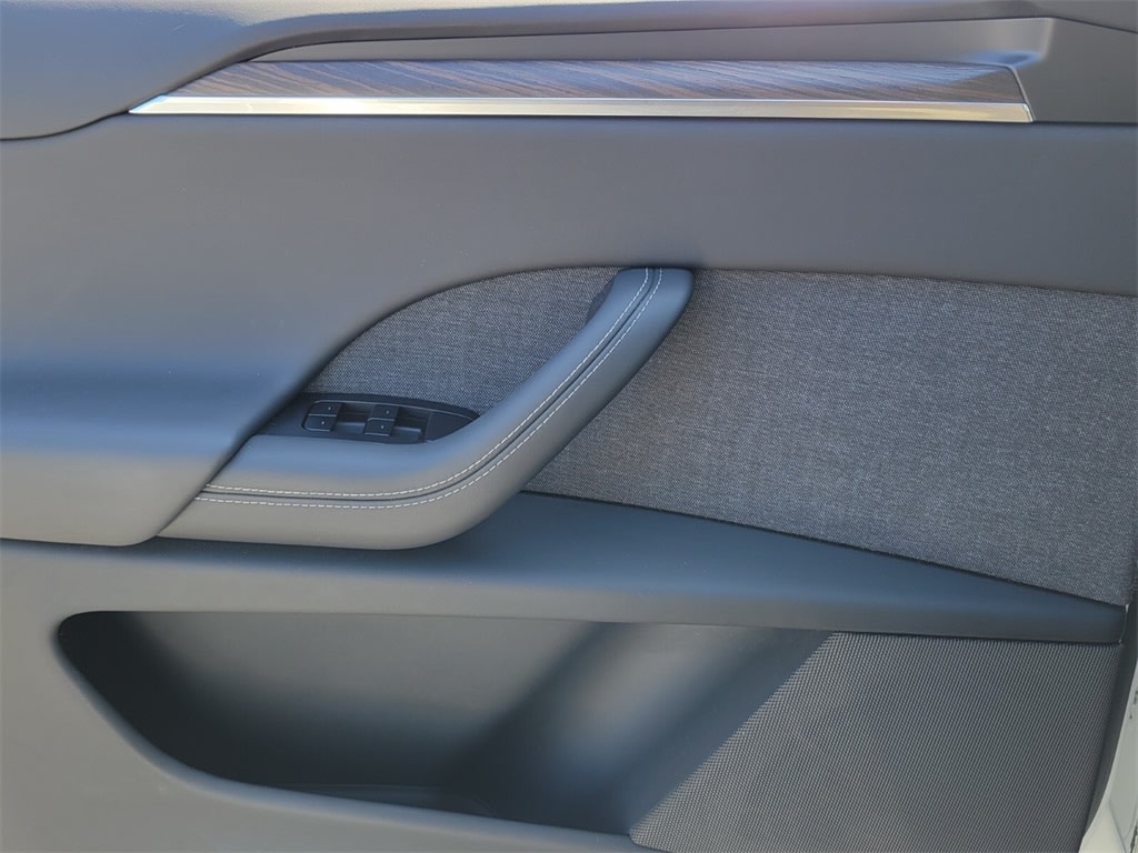 2022 Tesla Model X Standard Range 20