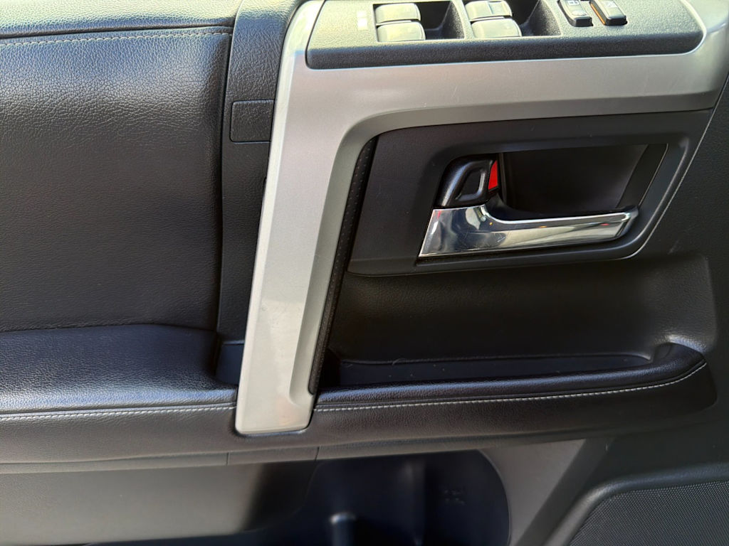 Thumbnail: 2017 Toyota 4Runner - 21