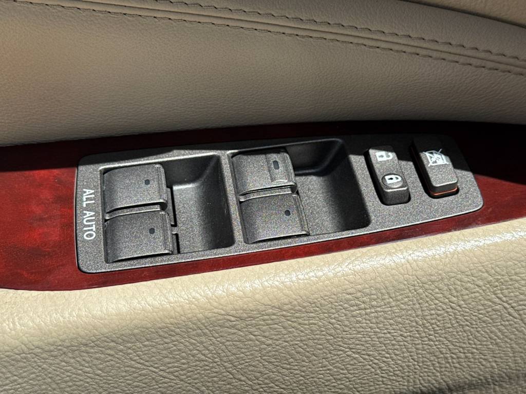 Thumbnail: 2012 Lexus LS - 20