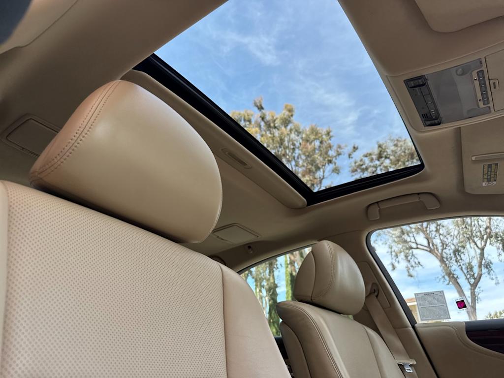 Thumbnail: 2012 Lexus LS - 21