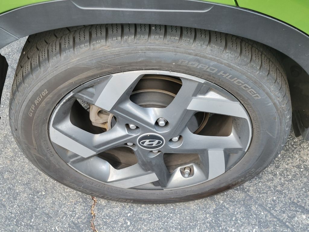 Thumbnail: 2023 Hyundai Venue - 8