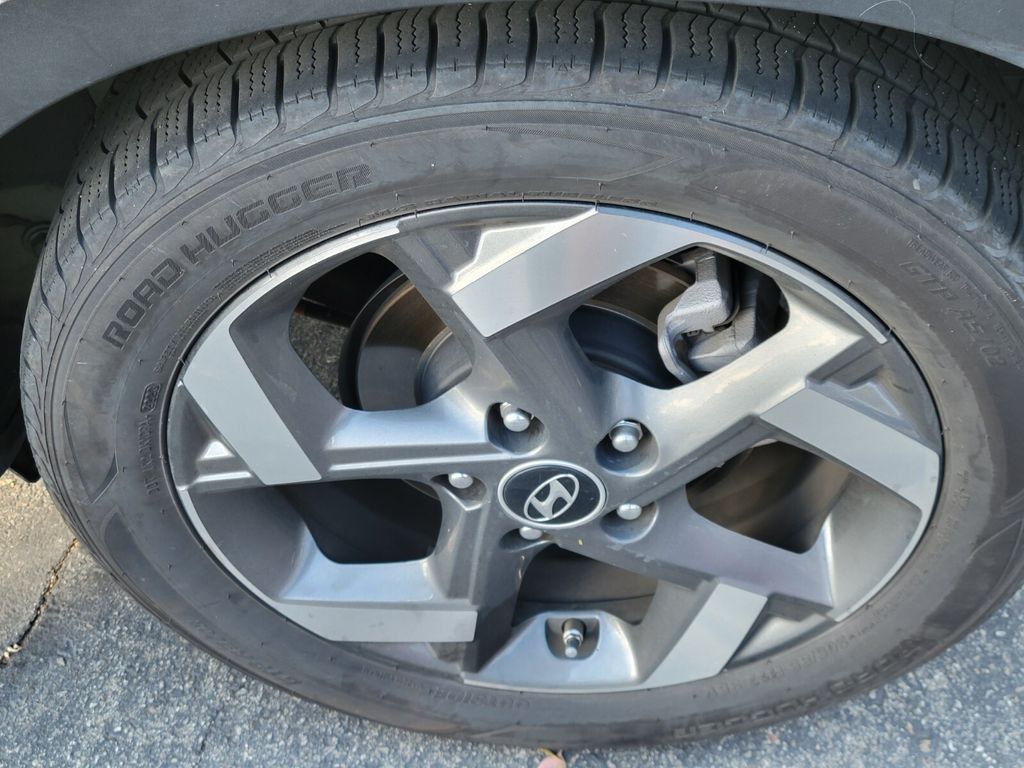 Thumbnail: 2023 Hyundai Venue - 6