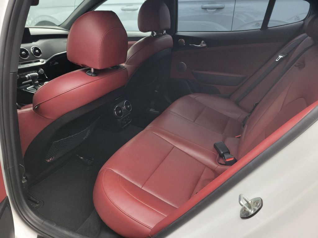 Thumbnail: 2022 Kia Stinger - 7