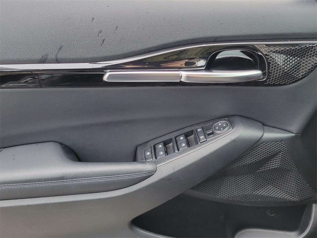 Thumbnail: 2023 Kia Seltos - 23