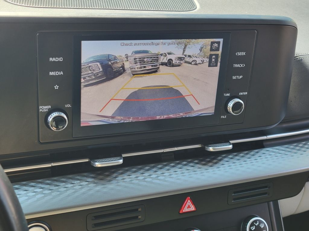 Thumbnail: 2022 Kia Carnival - 24