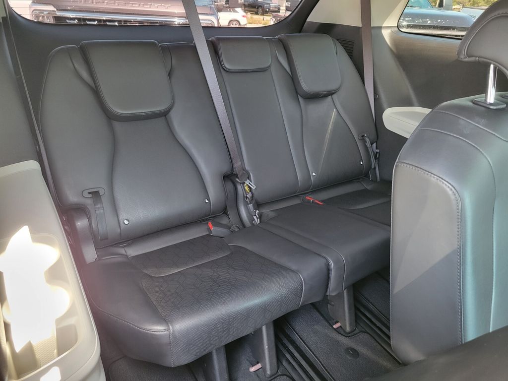 Thumbnail: 2022 Kia Carnival - 20
