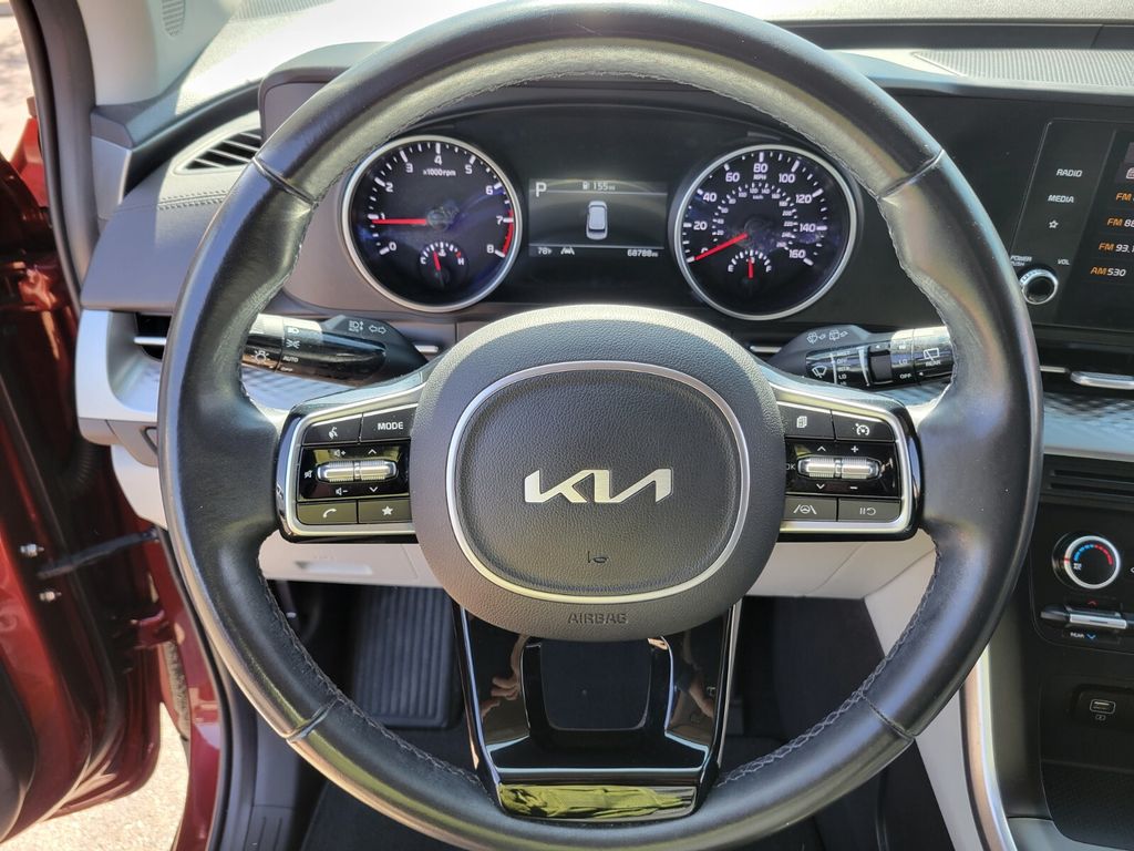 Thumbnail: 2022 Kia Carnival - 8