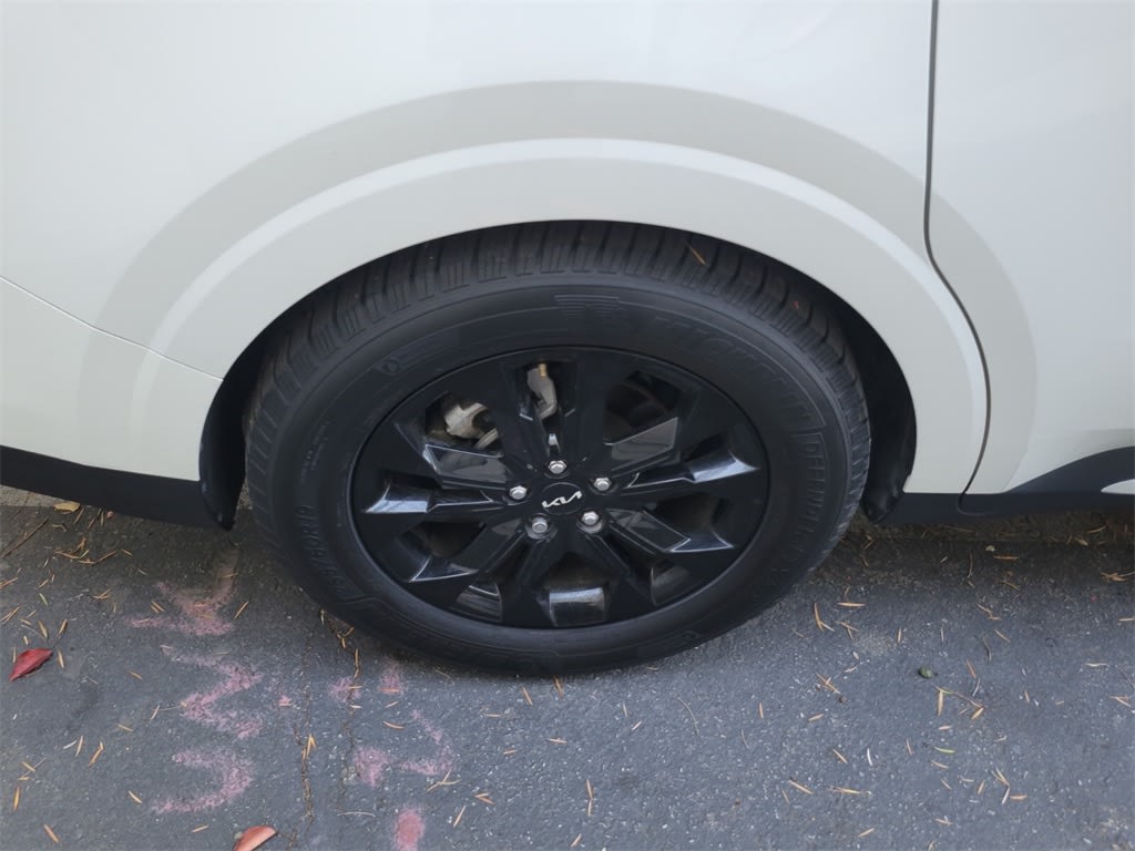 Thumbnail: 2022 Kia Carnival - 8