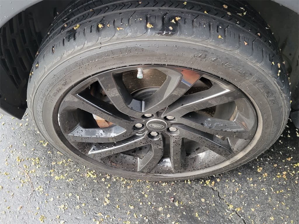 Thumbnail: 2018 Land Rover Discovery Sport - 4